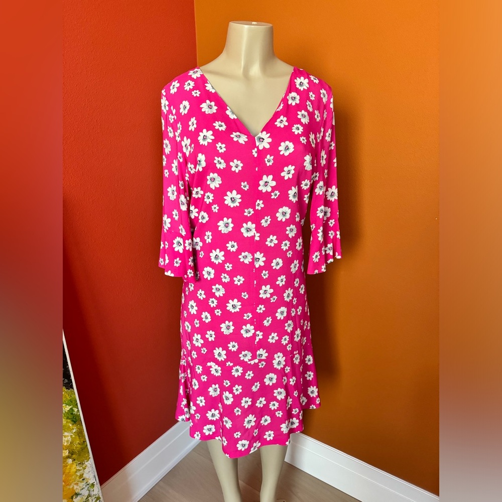 Seventy dress excellent condition, lined, run roomy